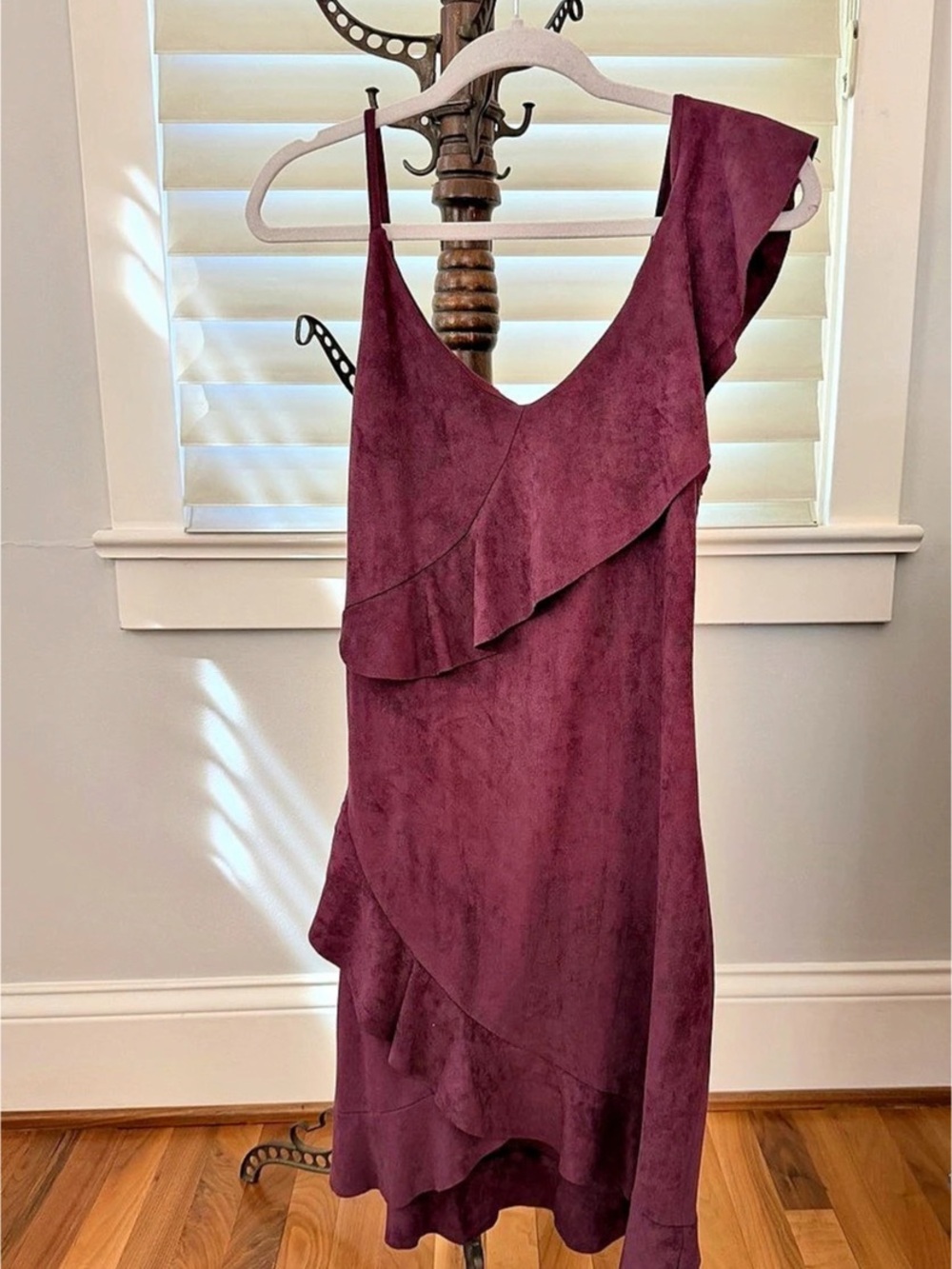 She + Sky Women's Ruffle Midi Dress in Wine Like New